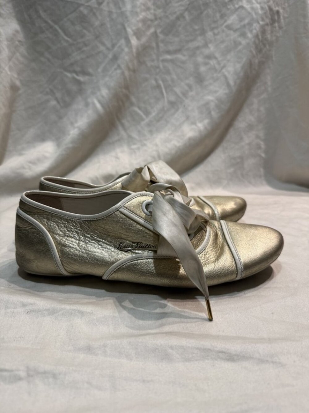 Louis Vuitton Ribbon Lace Sneaker Metallic Gold Leather Made in Italy EU 39
